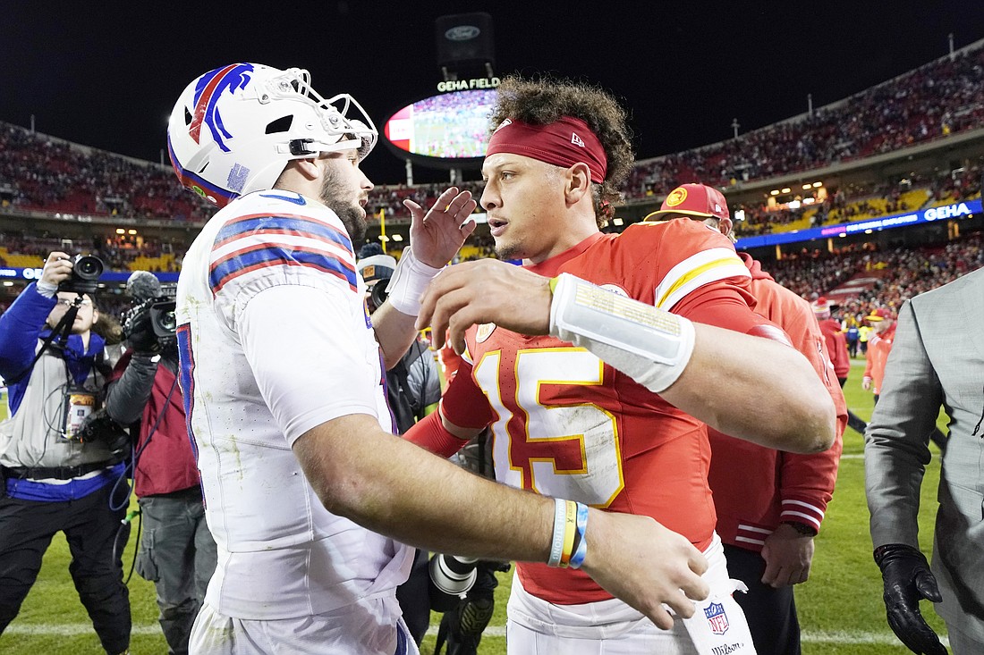 Chiefs Quarterback Patrick Mahomes Faces Pectoral Injury in Week 14 Update