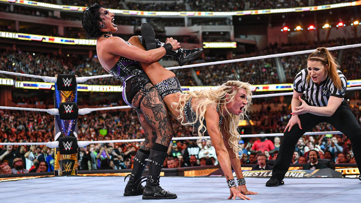 charlotte flair vs rhea ripley wrestlemania 39