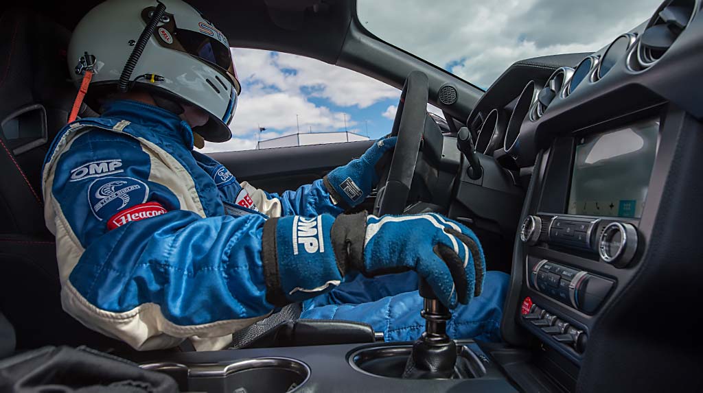 Are Racing Cars Manual or Automatic? A Comprehensive Guide
