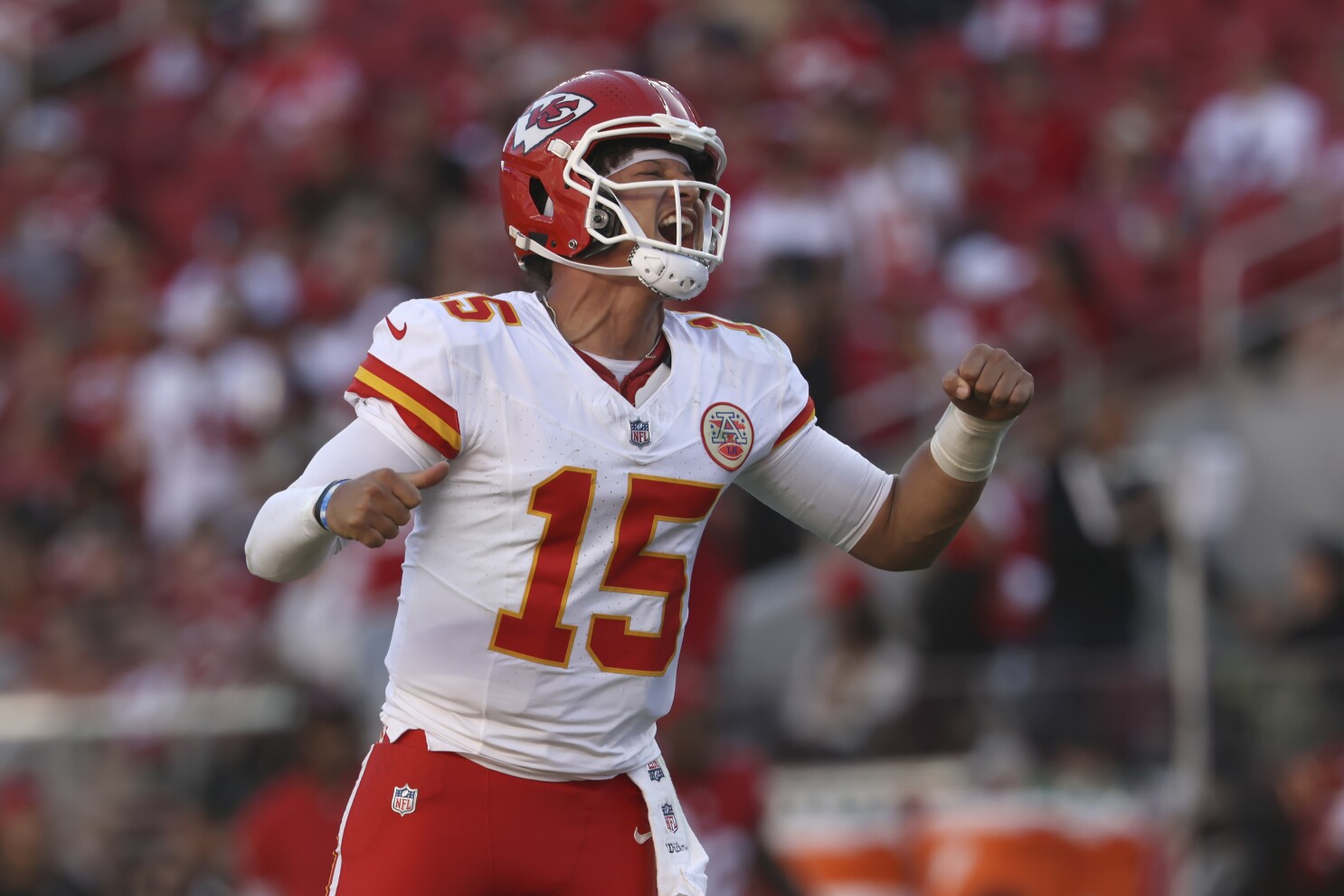 Chiefs Quarterback Patrick Mahomes Faces Pectoral Injury in Week 14 Update