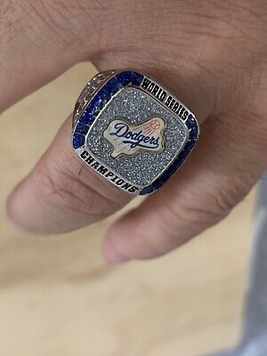 1988 World Series Ring for Sale – Limited Edition and Exquisite Craftsmanship