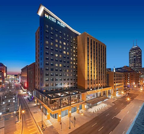 Affordable Hotels Close to Indiana Pacers Stadium – Book Now!