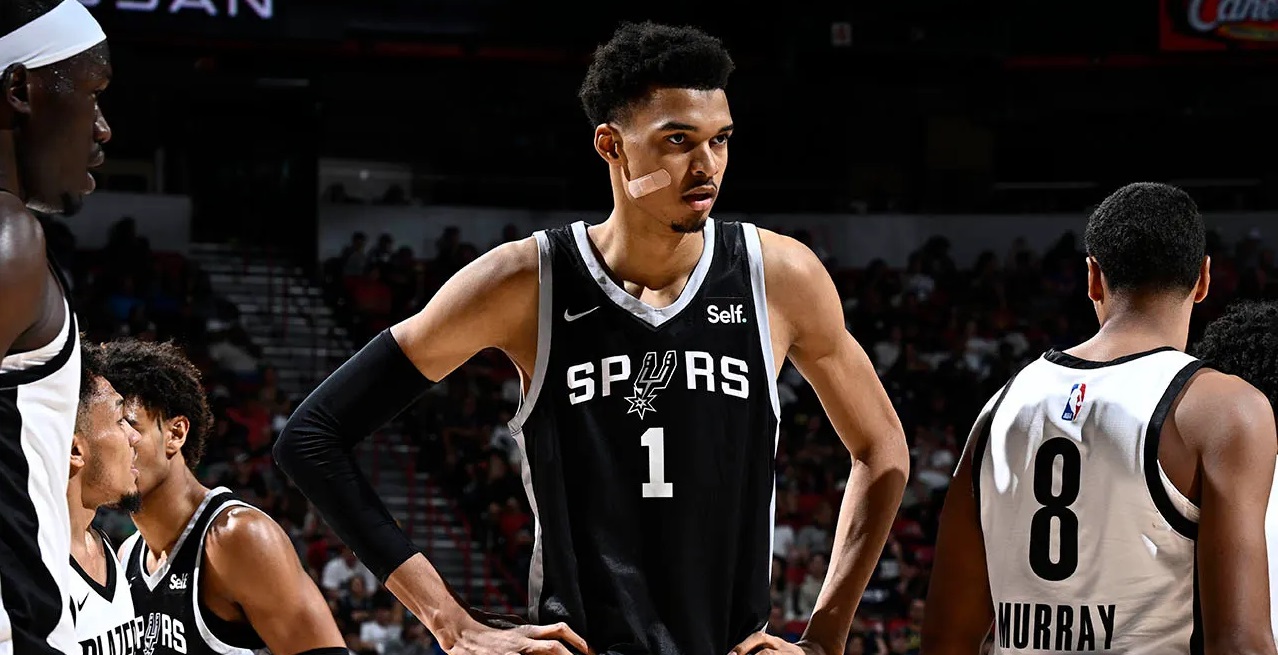 Victor Wembanyama Projected Stats for 2023-2024 Season: What to Expect