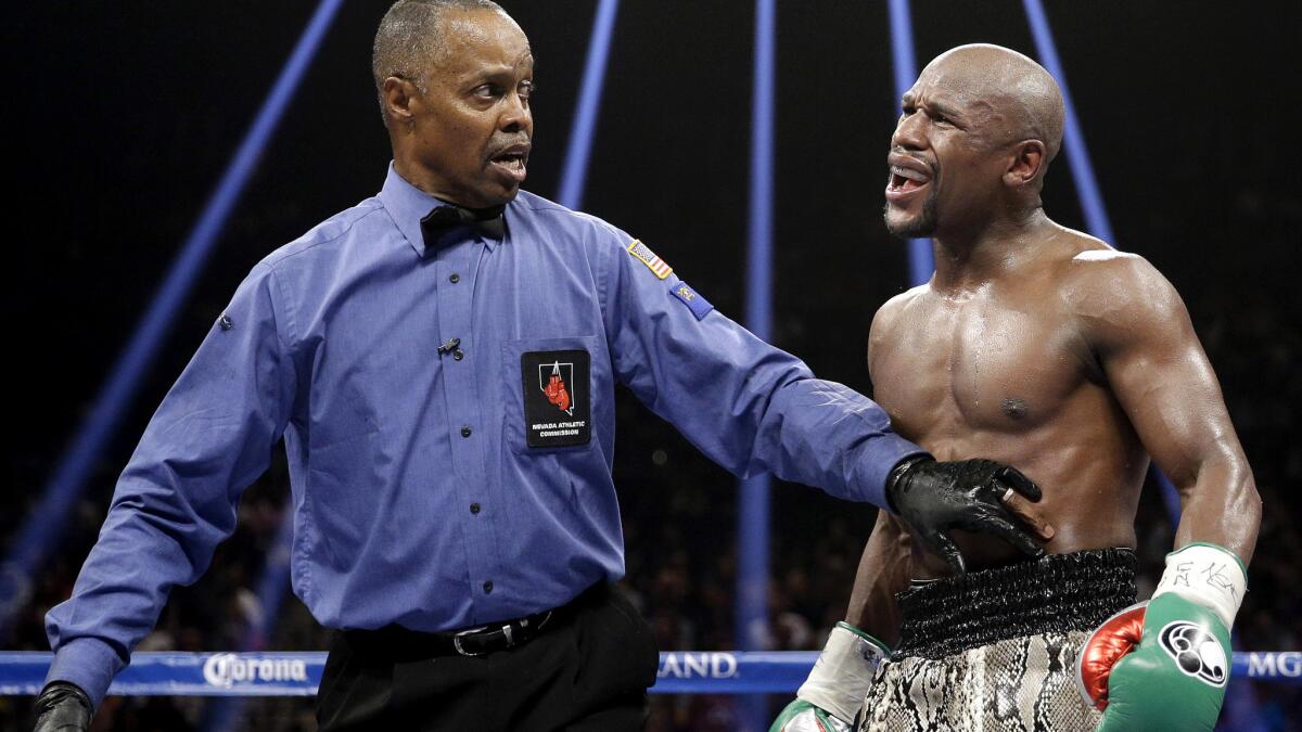 how much boxing referees get paid