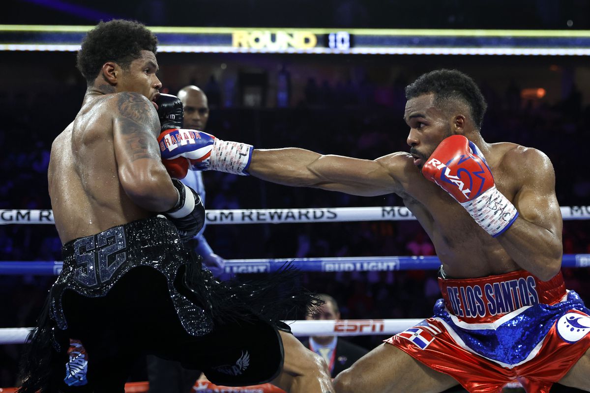 De Los Santos Boxing Record: See How Good He Really Is!