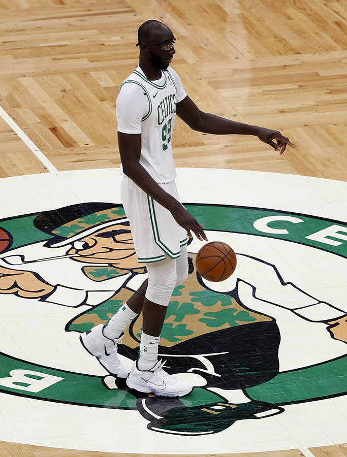 Who has the largest shoe size in the NBA? (Discover the players with the biggest feet)