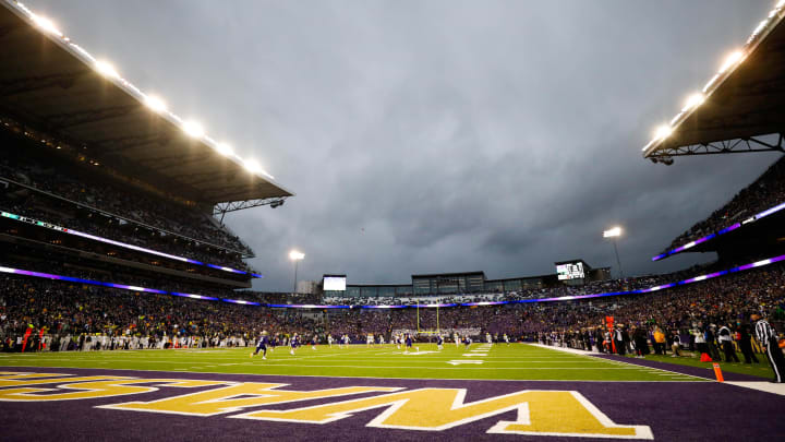 Huskies Football Where to Watch Live Games and Streaming Options