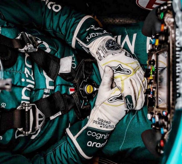 Choosing the Best Gloves: What F1 Driver Use As Gloves