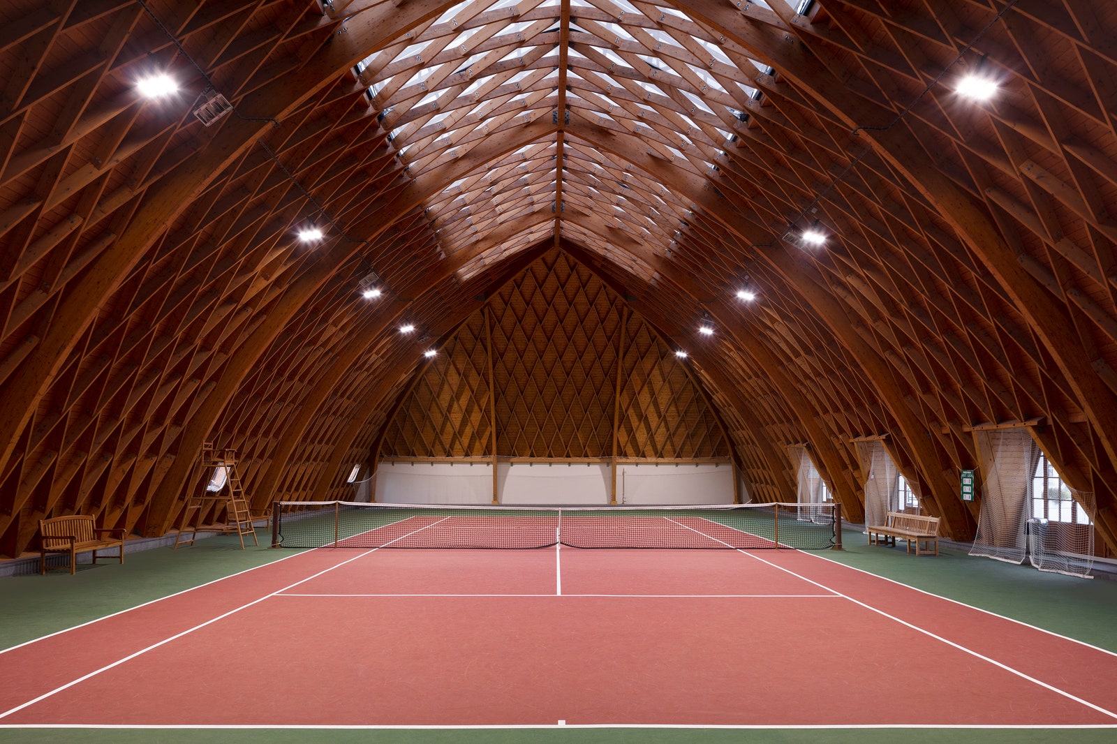Where to Play Tennis in Paris(Top Spots for Tennis Lovers)