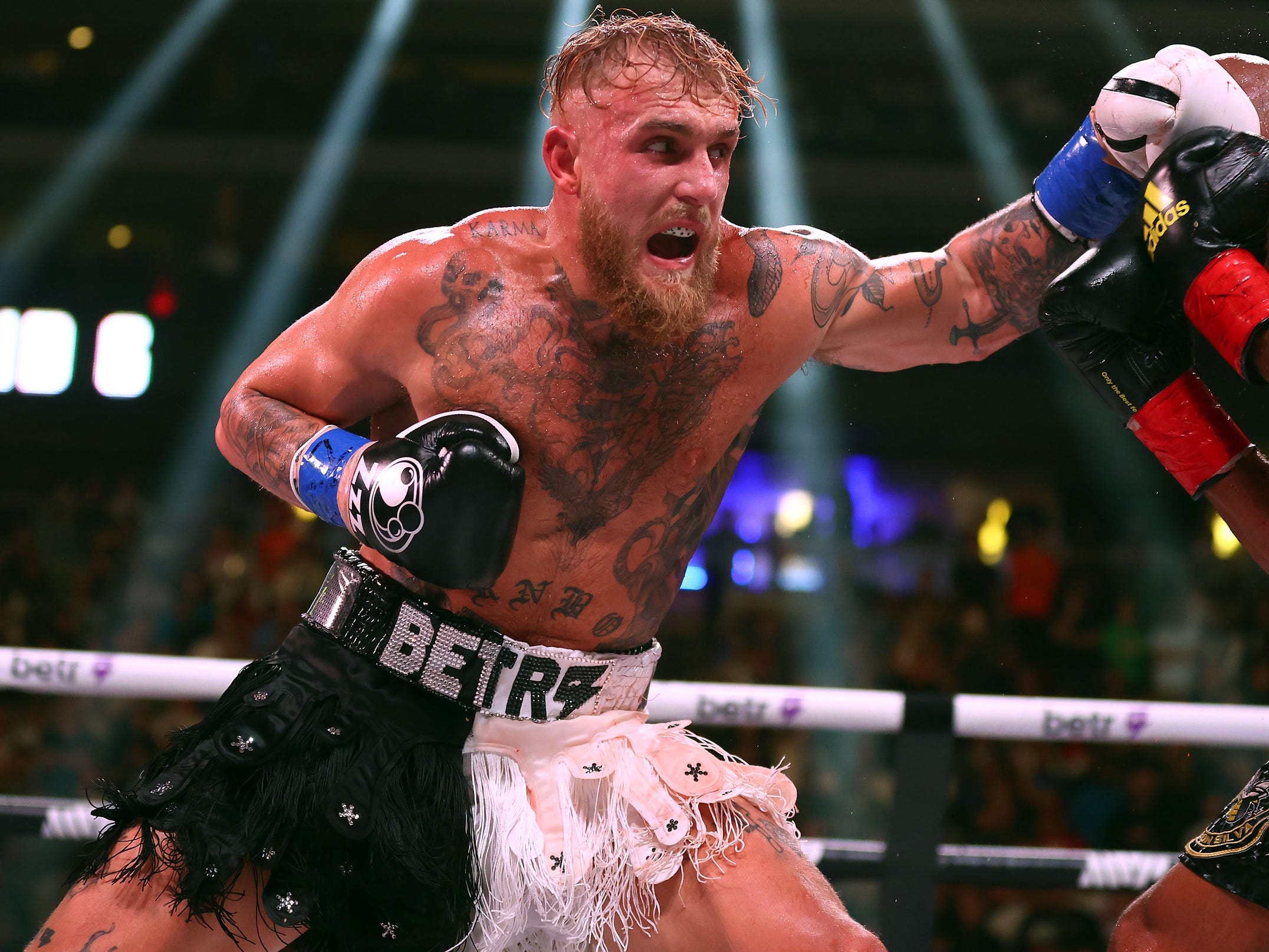What time is the boxing main event tonight? Heres when it all starts!