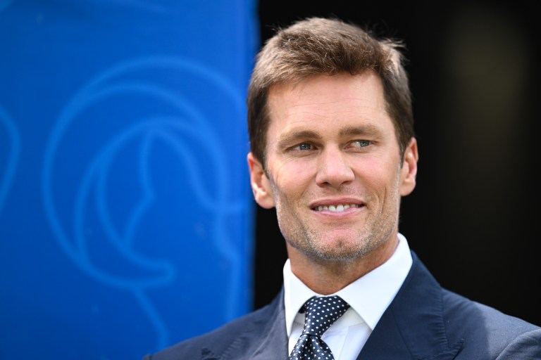 How Much Does an NFL Commentator Make? (Heres a Peek at Their Earnings)