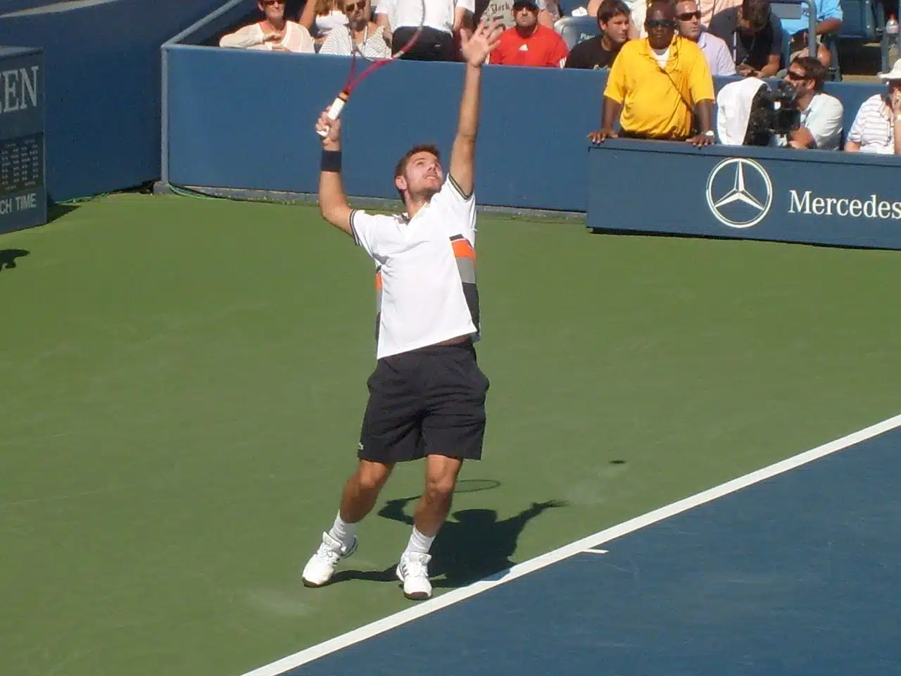 How to Become a Pro Tennis Player: A Simple Guide to Turning Pro and Making It Big