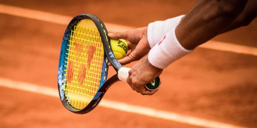 Where do you want to play tennis in Spanish? Let us find out together!
