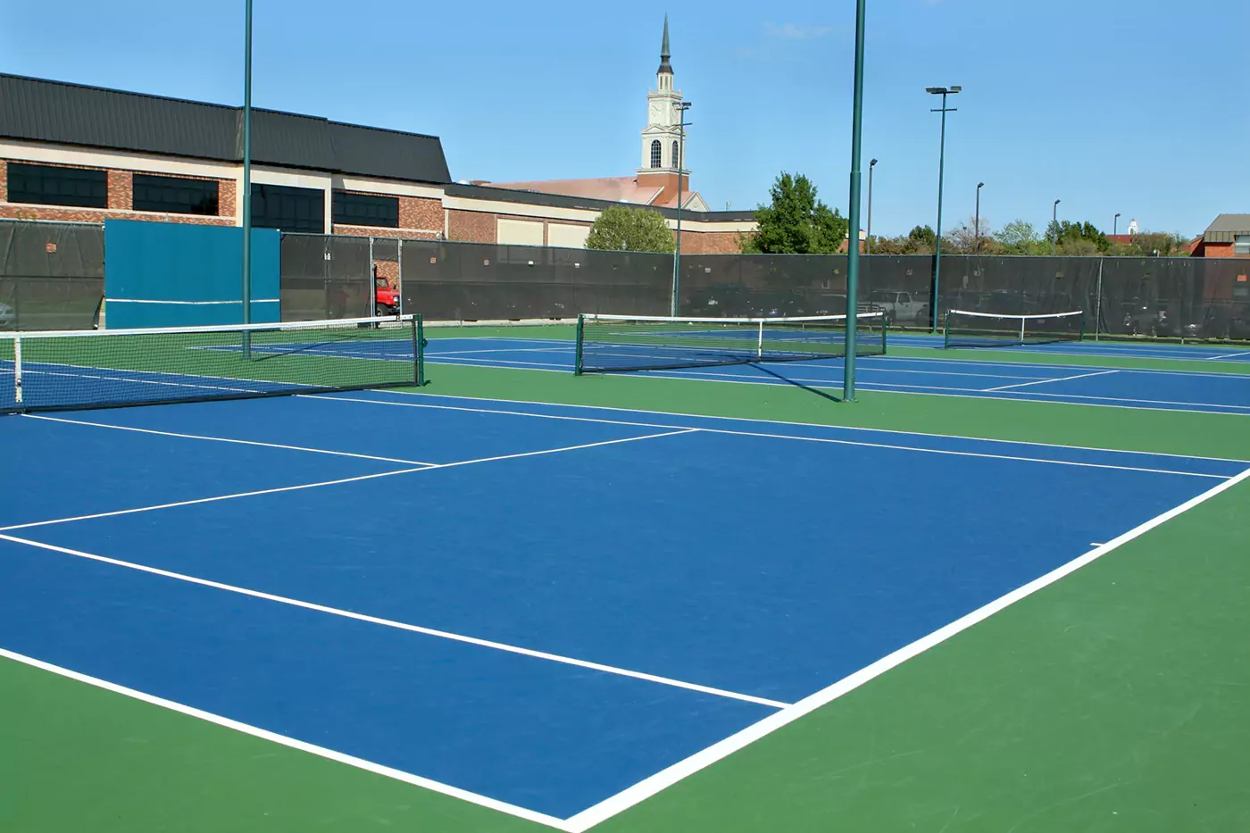 How Much to Build Tennis Court: Budgeting Tips You Need to Know!