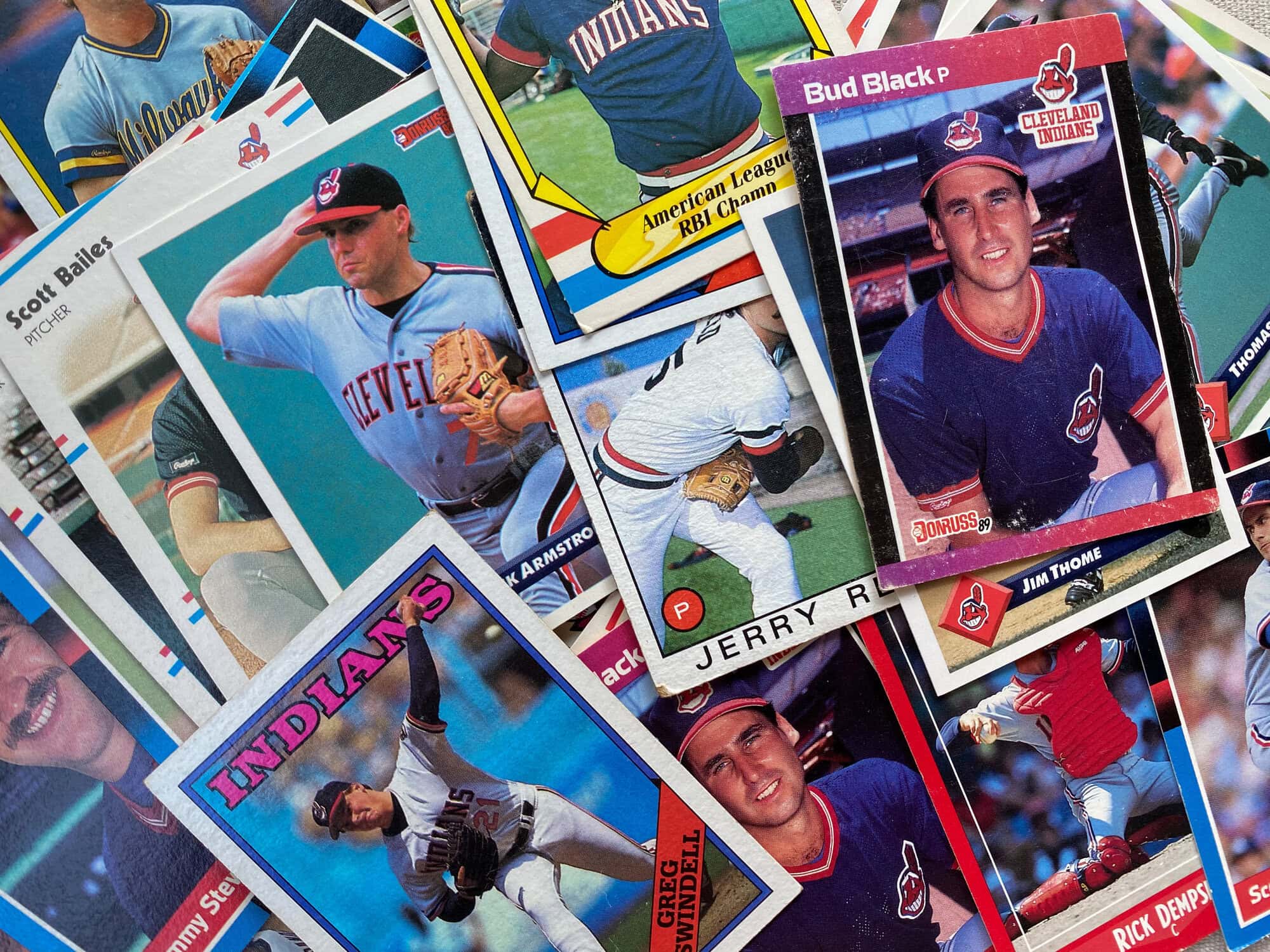 How Can I Sell Baseball Cards in My Area: Best Local Places to Sell Your Cards!