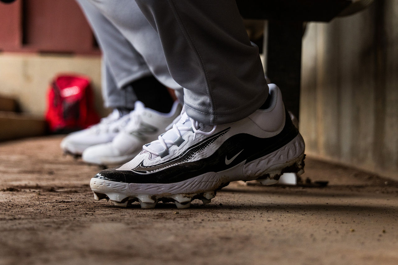 Checking Baseball Cleat Bottoms: Pictures & What to Know?